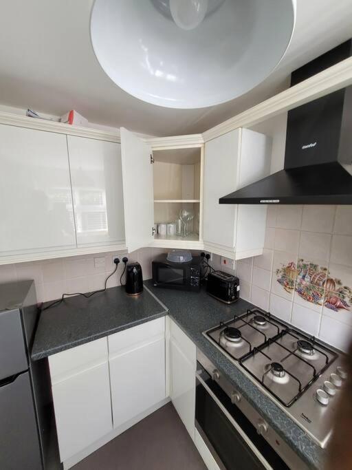 וולינגטון 2 Bedroom End Of Terrace House מראה חיצוני תמונה