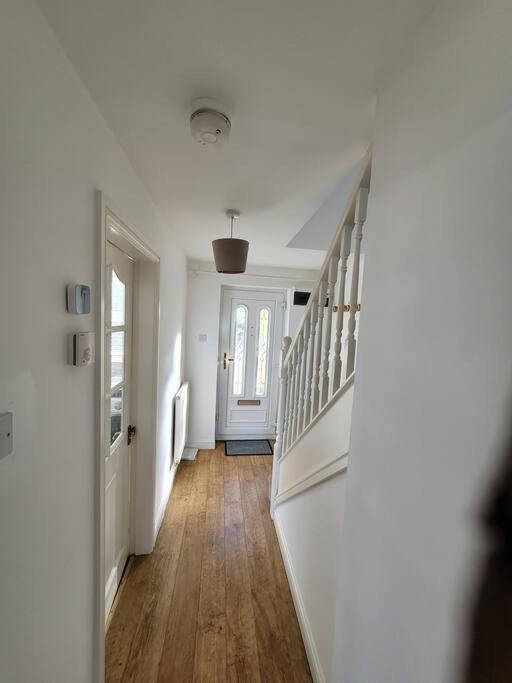 וולינגטון 2 Bedroom End Of Terrace House מראה חיצוני תמונה